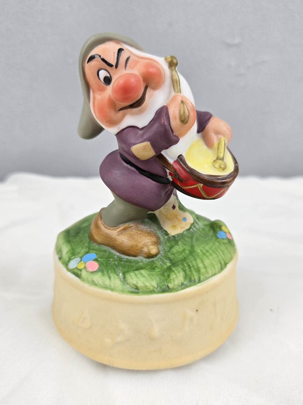 VTG 1987 Schmid Disney Seven Dwarf’s Grumpy Music Box Figurine